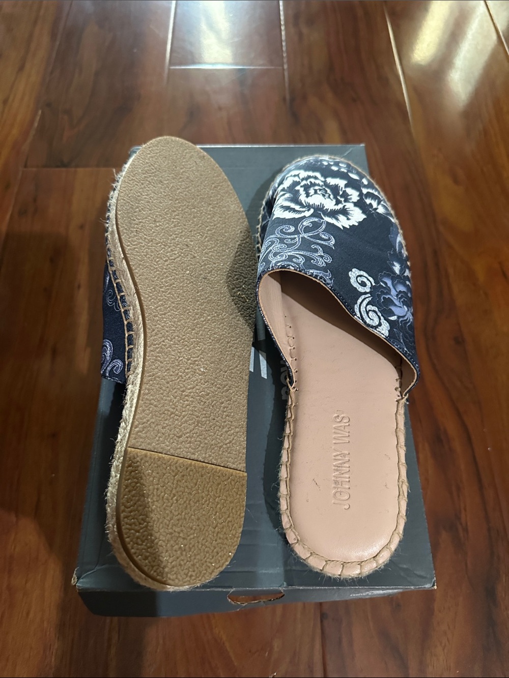 Johnny Was Navy and Cream Floral Espadrille Mules - Picture 4 of 4